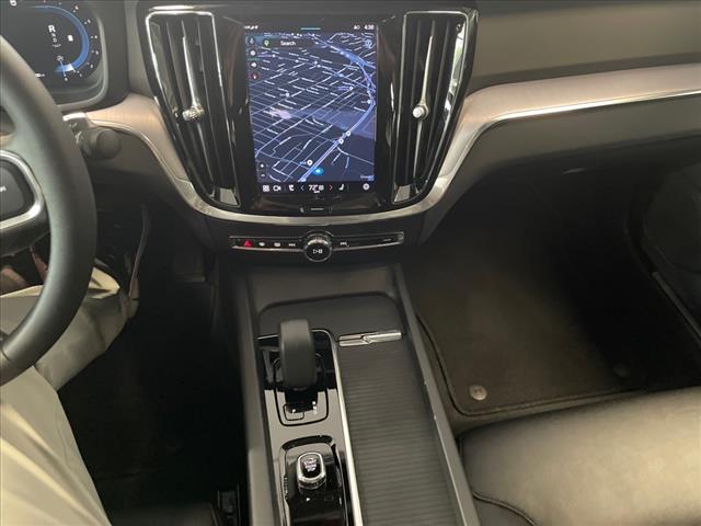 2024 Volvo S60 B5 Core Dark Theme - Photo 30