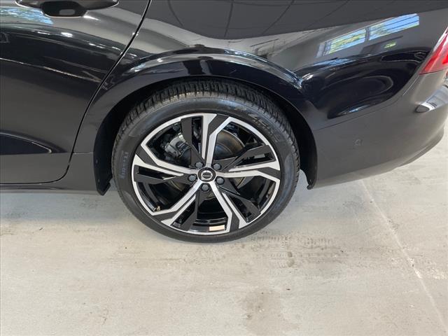 2024 Volvo S60 B5 Plus Dark Theme - Photo 31
