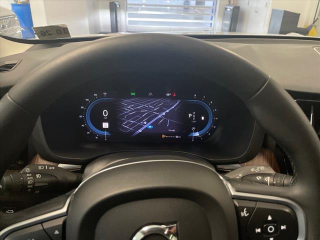 2022 Volvo XC60 B5 Momentum - Photo 31