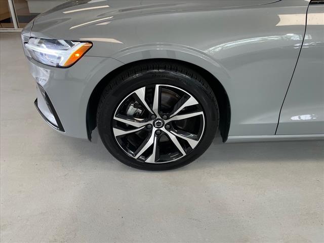 2024 Volvo S60 B5 Core Dark Theme - Photo 32