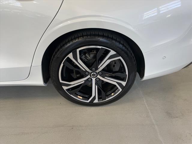 2024 Volvo S60 B5 Plus Dark Theme - Photo 32