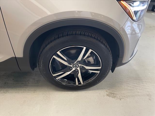 2025 Volvo XC40 B5 Core Bright Theme - Photo 32