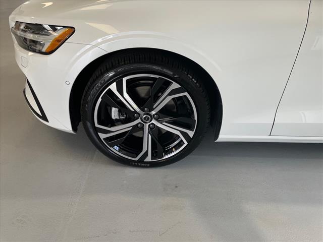 2024 Volvo S60 B5 Plus Dark Theme - Photo 33