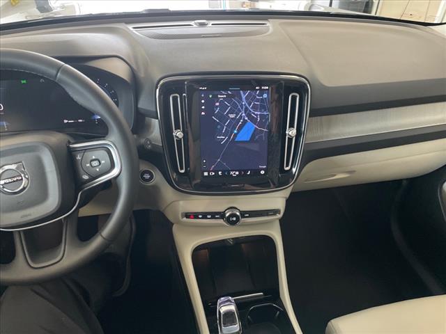 2024 Volvo XC40 B5 Plus Dark Theme - Photo 33