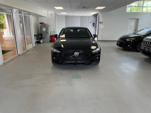 2024 Volvo S60 B5 Core Dark Theme - Photo 34