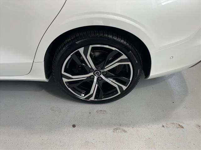 2024 Volvo S60 B5 Plus Dark Theme - Photo 34