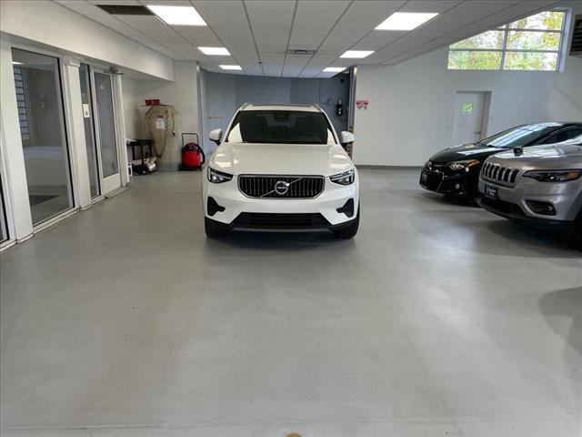 2025 Volvo XC40 B5 Core Bright Theme - Photo 34