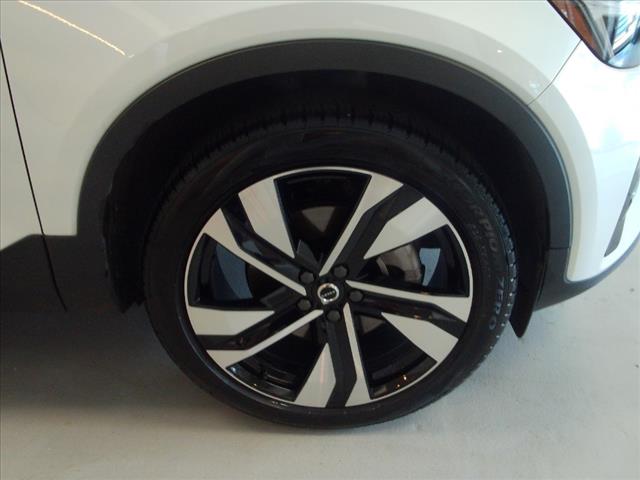 2023 Volvo XC40 B5 Plus Dark Theme - Photo 34