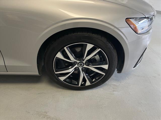 2024 Volvo S60 B5 Core Dark Theme - Photo 35