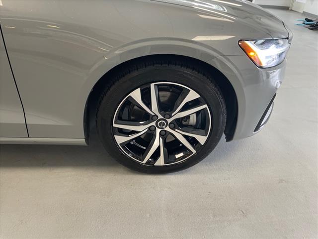 2024 Volvo S60 B5 Core Dark Theme - Photo 35