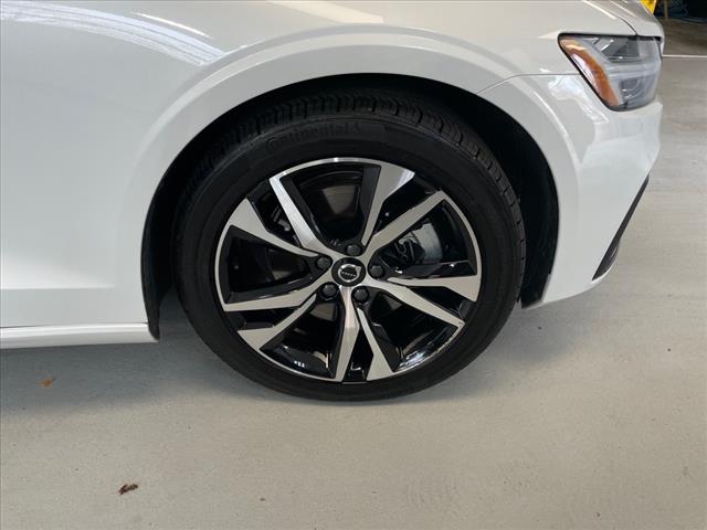 2024 Volvo S60 B5 Core Dark Theme - Photo 35