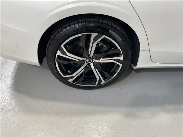 2024 Volvo S60 B5 Plus Dark Theme - Photo 35