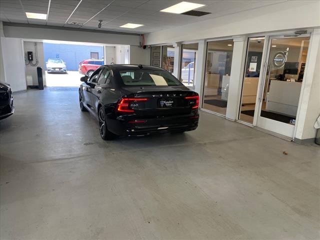 2024 Volvo S60 B5 Plus Dark Theme - Photo 35
