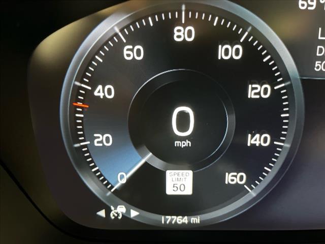 2022 Volvo XC90 T6 Momentum 7 Passenger - Photo 35