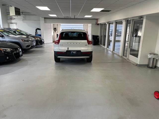 2025 Volvo XC40 B5 Core Bright Theme - Photo 35
