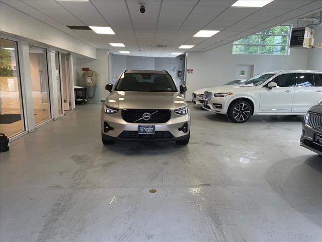 2023 Volvo XC40 B5 Plus Dark Theme - Photo 35