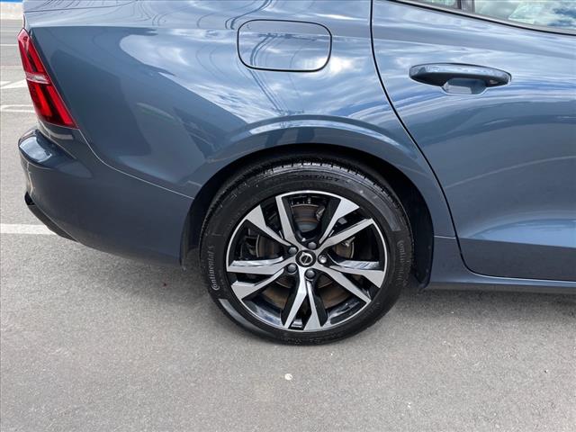 2024 Volvo S60 B5 Core Dark Theme - Photo 36