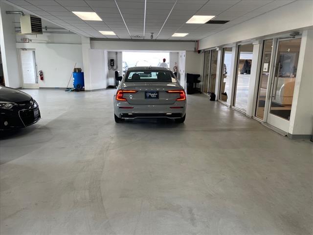 2024 Volvo S60 B5 Core Dark Theme - Photo 37