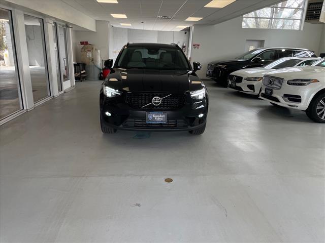 2024 Volvo XC40 B5 Plus Dark Theme - Photo 38