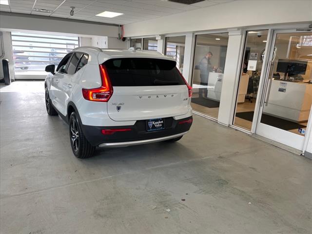 2025 Volvo XC40 B5 Core Bright Theme - Photo 39
