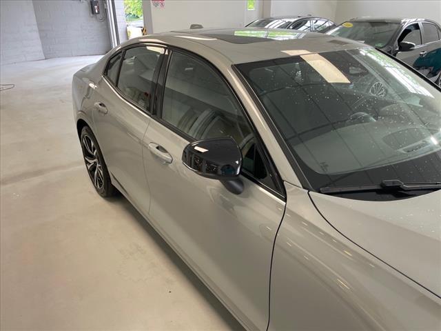 2024 Volvo S60 B5 Core Dark Theme - Photo 3