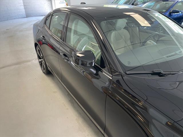2024 Volvo S60 B5 Plus Dark Theme - Photo 3