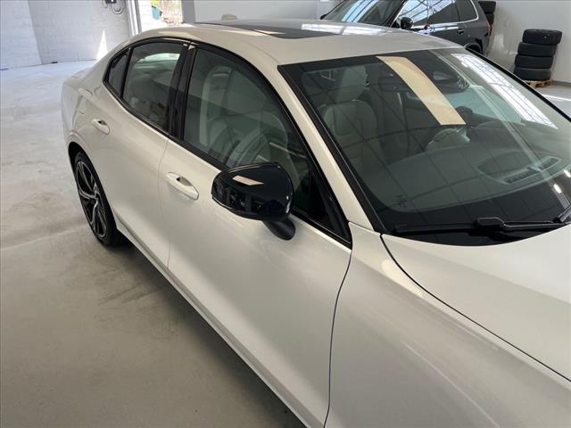 2023 Volvo S60 B5 Plus Dark Theme - Photo 3
