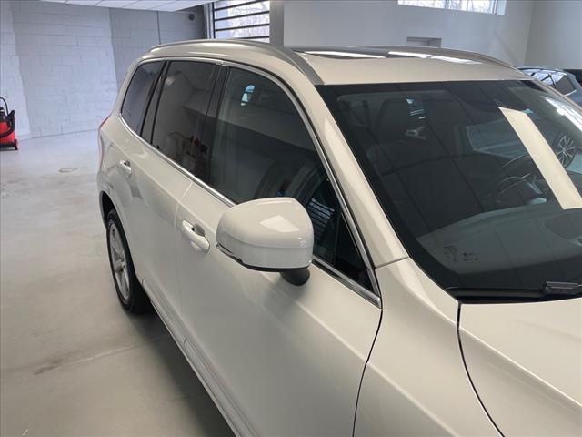2022 Volvo XC90 T5 Momentum 7 Passenger - Photo 3