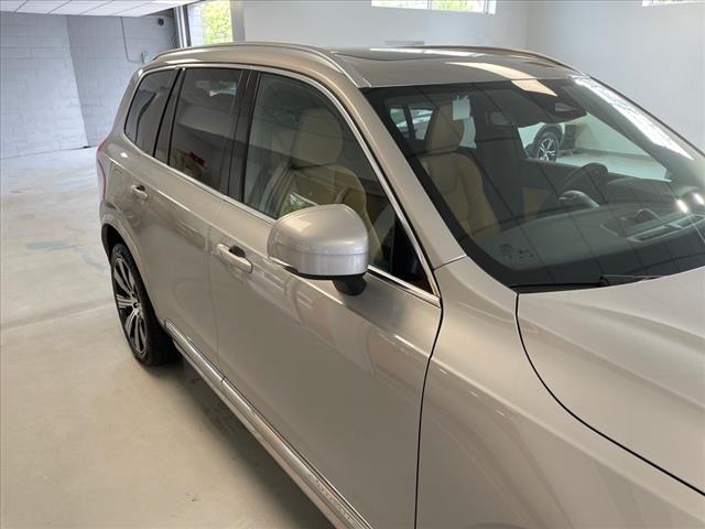 2024 Volvo XC90 Recharge T8 Ultimate Bright Theme 7-Seater - Photo 3