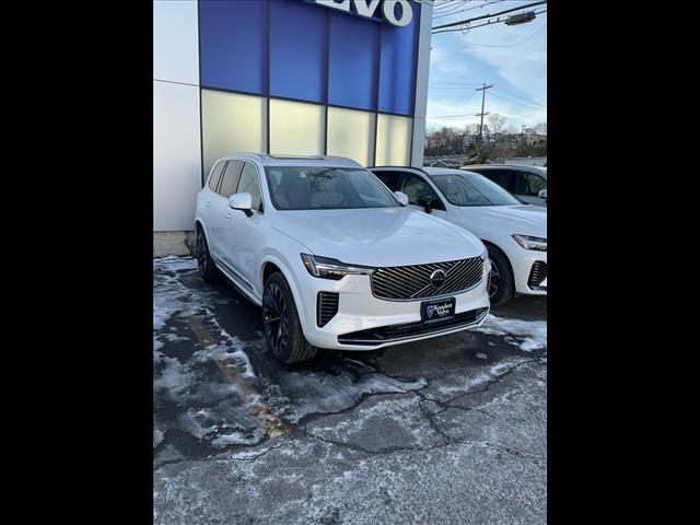 2025 Volvo XC90 T8 Core 7-Seater - Photo 3