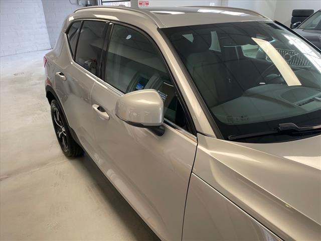 2025 Volvo XC40 B5 Core Bright Theme - Photo 3
