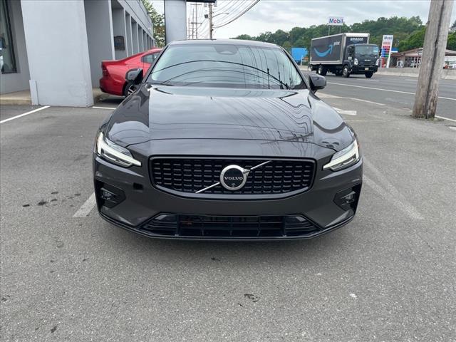 2024 Volvo S60 B5 Plus Dark Theme - Photo 4