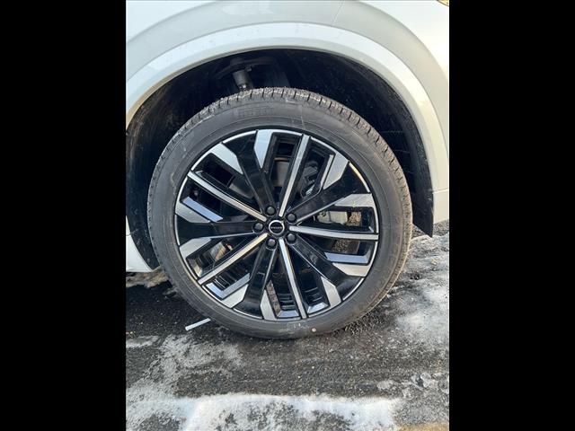 2025 Volvo XC90 T8 Core 7-Seater - Photo 4