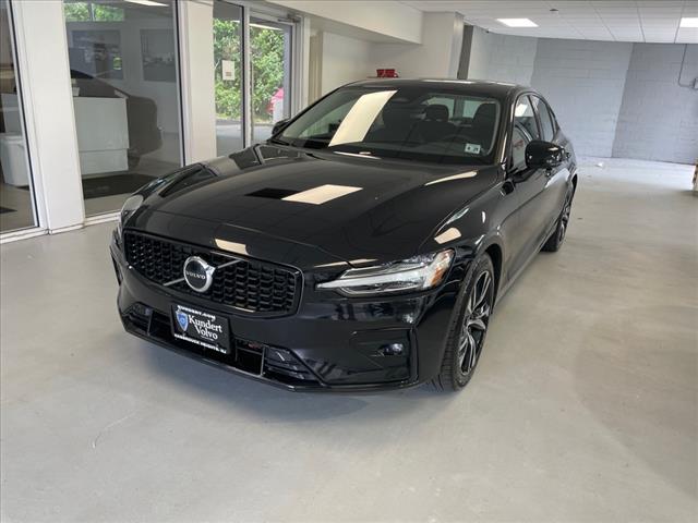2024 Volvo S60 B5 Core Dark Theme - Photo 6