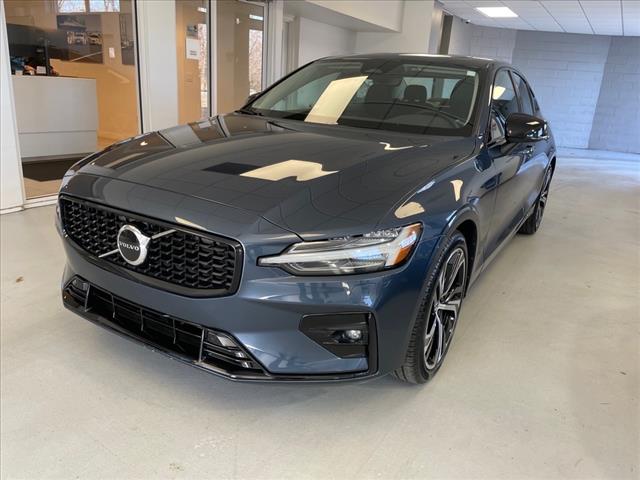 2025 Volvo S60 B5 Core - Photo 6