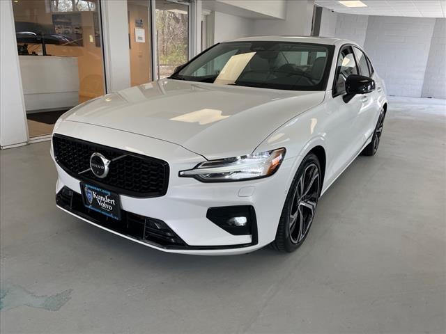2023 Volvo S60 B5 Plus Dark Theme - Photo 6