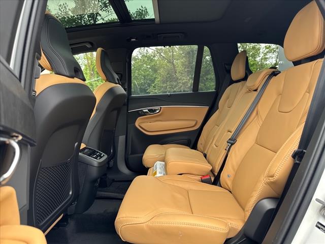 2025 Volvo XC90 B6 Ultra - Photo 6