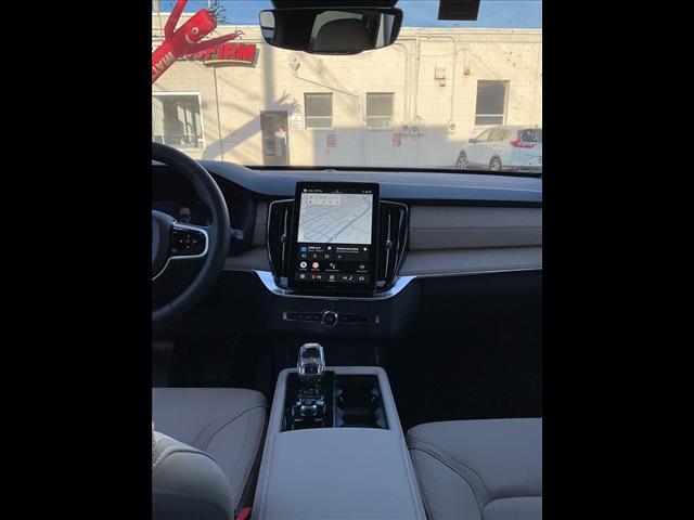 2025 Volvo XC90 T8 Core 7-Seater - Photo 6