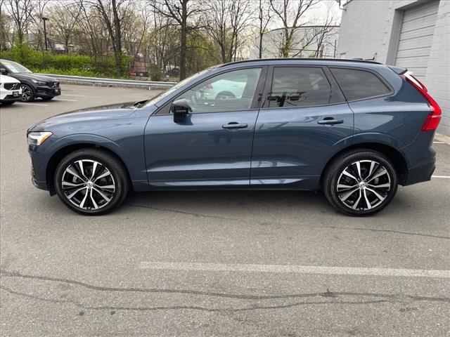 2023 Volvo XC60 B5 Plus Dark Theme - Photo 6