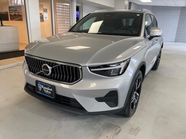 2025 Volvo XC40 B5 Core Bright Theme - Photo 6