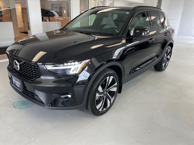 2024 Volvo XC40 B5 Plus Dark Theme - Photo 6