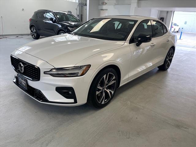2024 Volvo S60 B5 Core Dark Theme - Photo 7