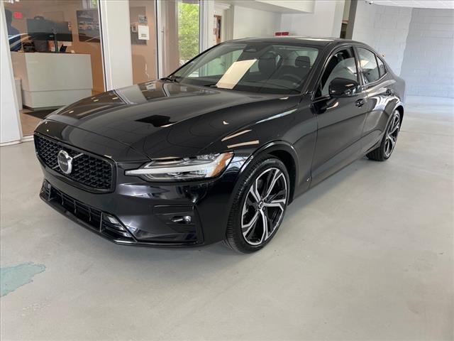 2024 Volvo S60 B5 Core Dark Theme - Photo 7