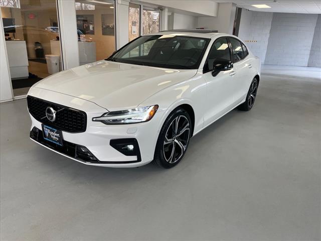 2024 Volvo S60 B5 Plus Dark Theme - Photo 7