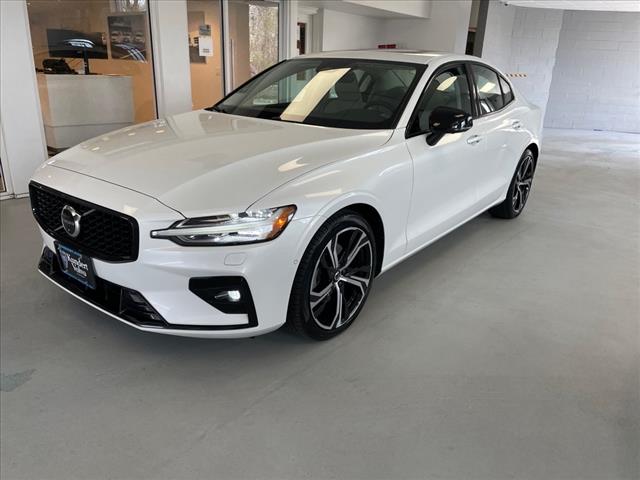 2023 Volvo S60 B5 Plus Dark Theme - Photo 7