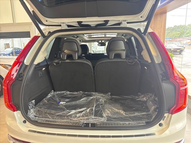 2025 Volvo XC90 B6 Ultra - Photo 7