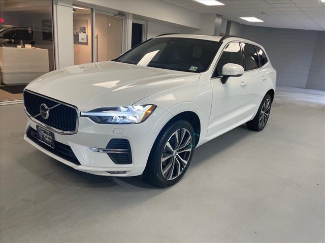 2022 Volvo XC60 B5 Momentum - Photo 7