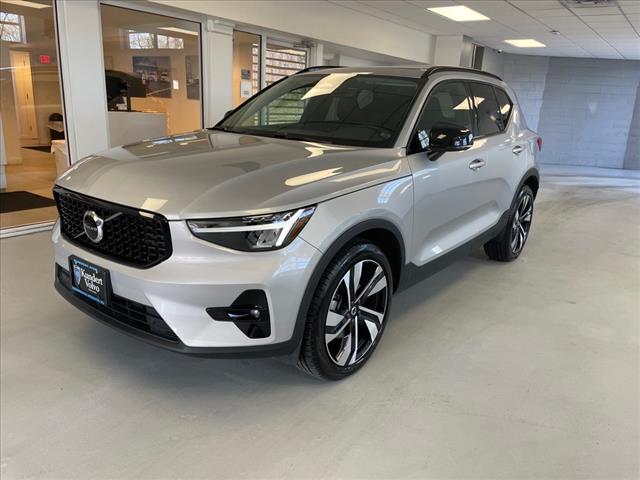 2023 Volvo XC40 B5 Plus Dark Theme - Photo 7