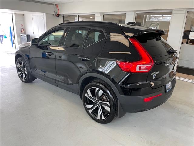 2024 Volvo XC40 B5 Plus Dark Theme - Photo 7