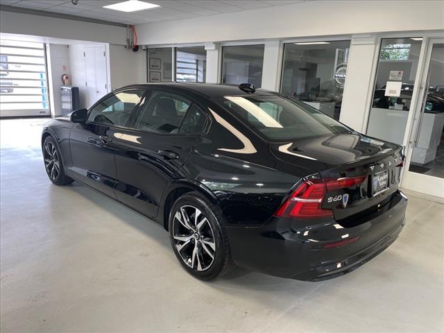 2024 Volvo S60 B5 Core Dark Theme - Photo 8